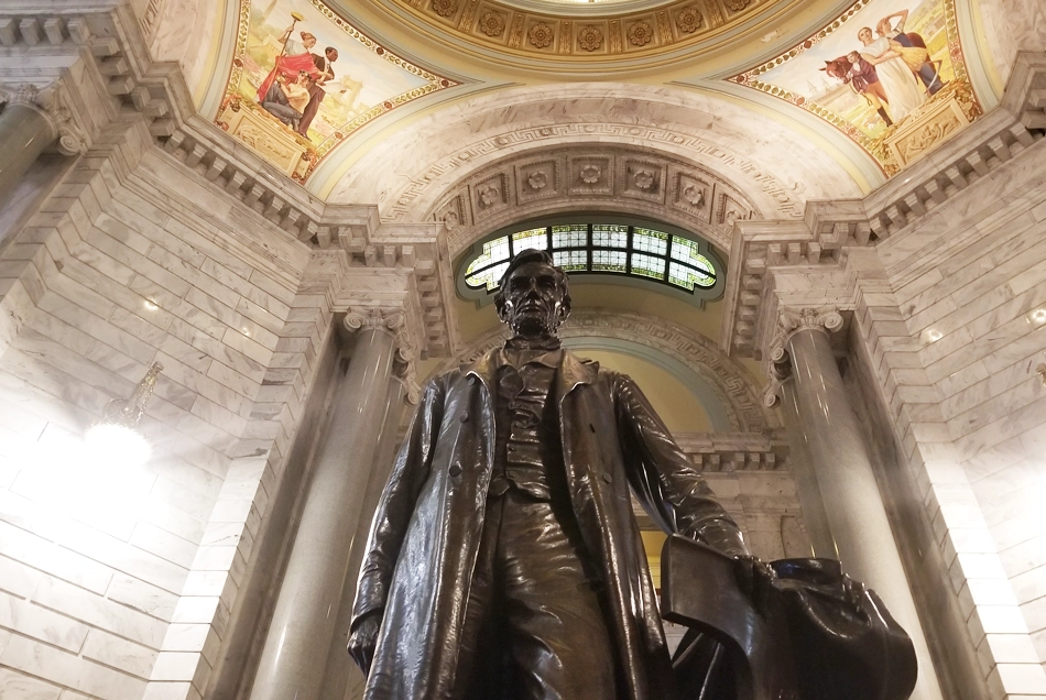 Statue of Abraham Lincoln from Kentucky Capitol building