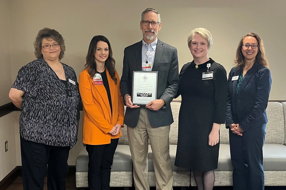 The KHA Quality Team presents the KHA Patient Safety Hero Award to Dr. David Worthy, Vice President and Chief Medical Officer of Baptist Health Corbin